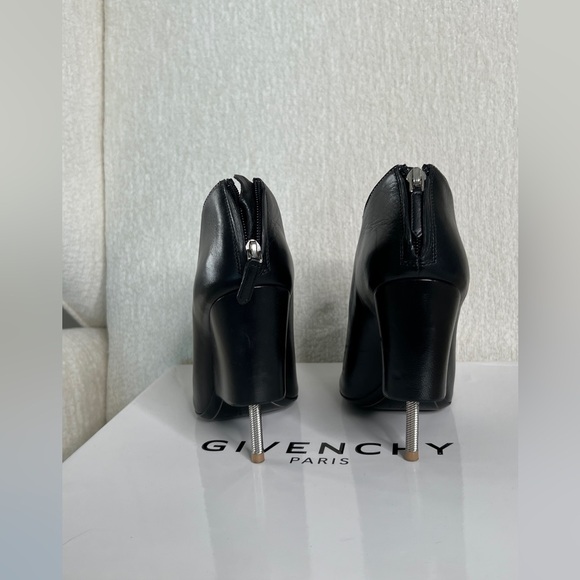 Givenchy Lace-up Booties in black size 38 - Picture 2 of 10